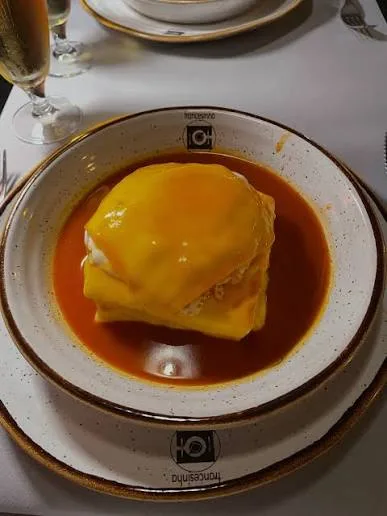 Francesinha Café — interior do restaurante