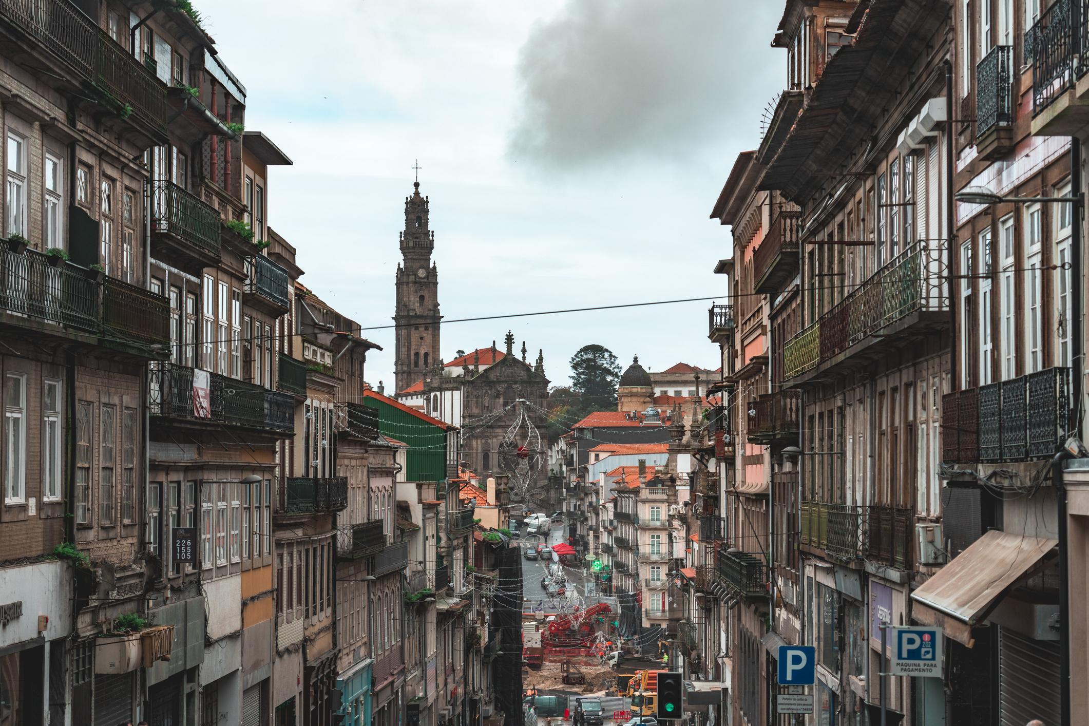 Torre dos Clérigos vista da rua